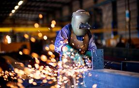 metalúrgica y montaje de carrocerías y grúas
